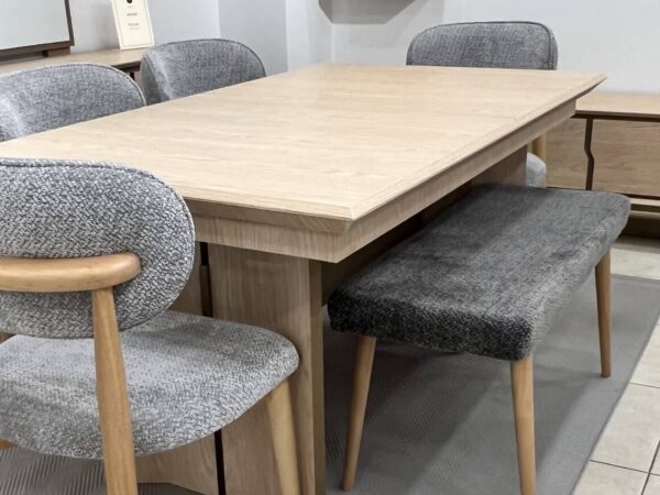 Bohem sandalye gri takım ve benç salon görüntüsü