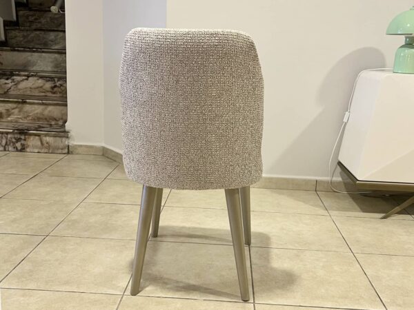 Gucci sandalye arka açıdan görünüş