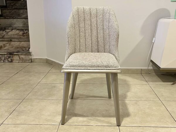 Gucci sandalye ön açıdan görünüş